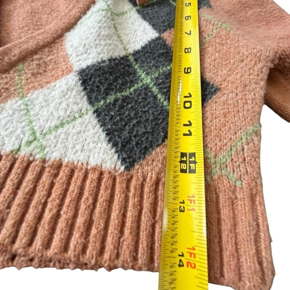 Cream, brown and black argyle cropped sweater #argyle #sweater
-868 - Picture 5 of 5